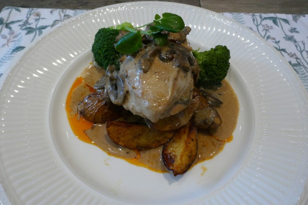 Kylling i rosépeppersaus