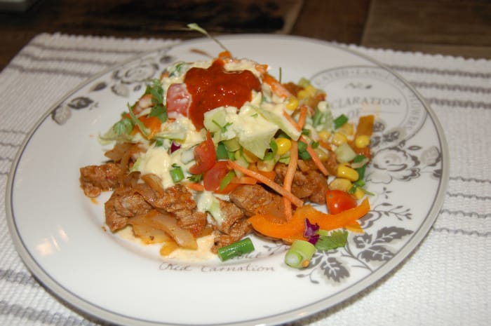 Cajunbiff med salat Cajunbiff med salat