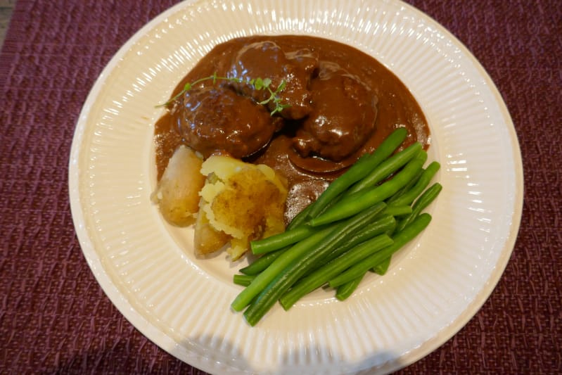 Familiekaker i brun saus