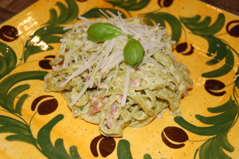 Pasta med italiensk salami og fløtesaus