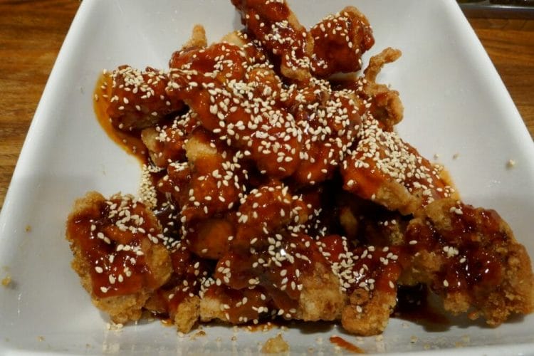 Koreansk fritert kylling – Yangnyeom Chicken