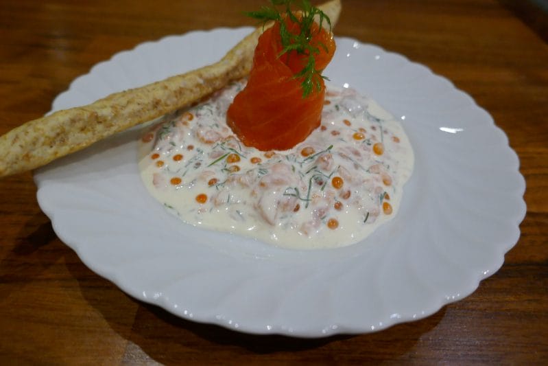 Ørretrøre med rogn til forrett Ørretrøre med rogn til forrett