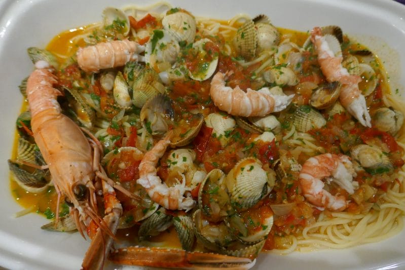 Pasta med hjerteskjell og kreps Pasta med hjerteskjell og kreps