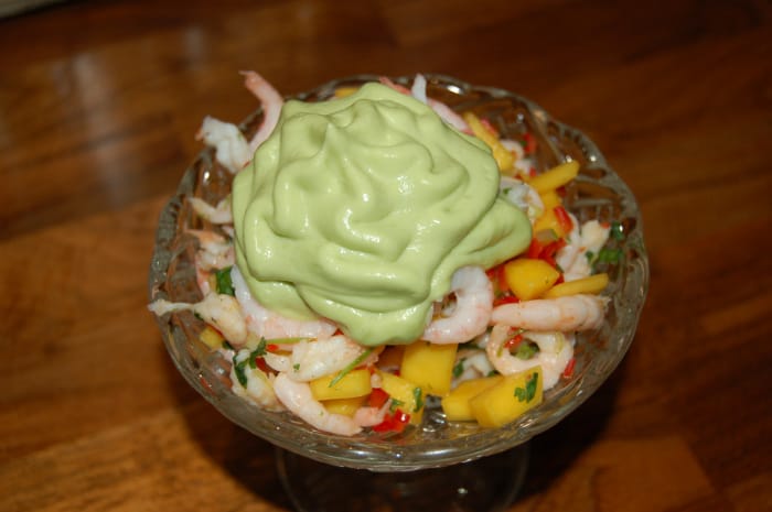 Rekecocktail med sting og avokadokrem