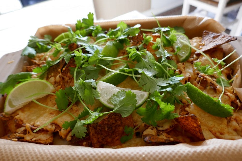 Gratinerte nachos med kylling