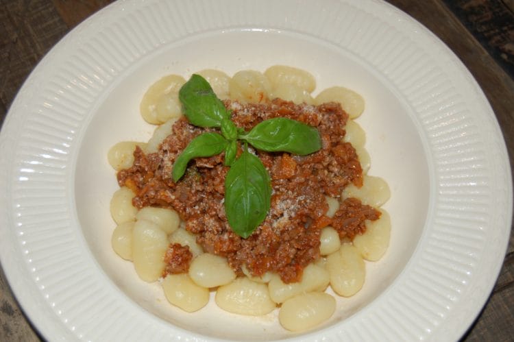 Gnocchi with meat sauce