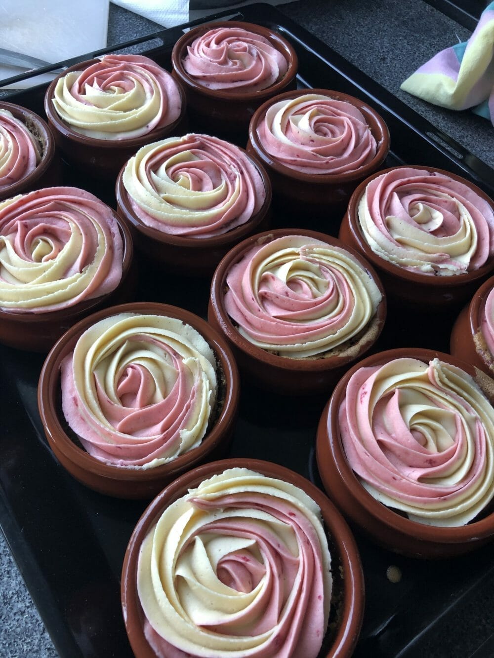 Minas cupcakes med blåbær og jordbær