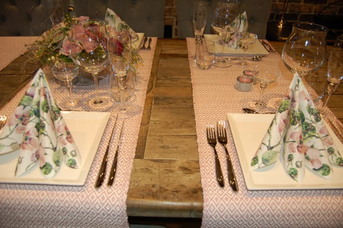 A cozy spring table A cozy spring table