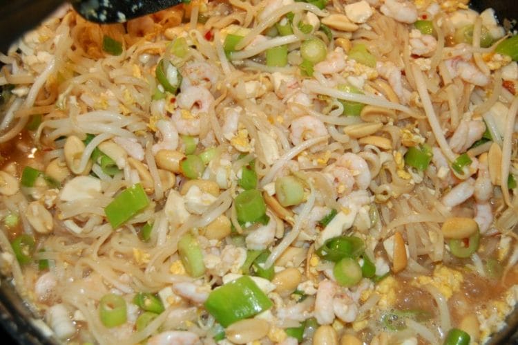 Pad thai - Thai street food Pad thai - Thai street food