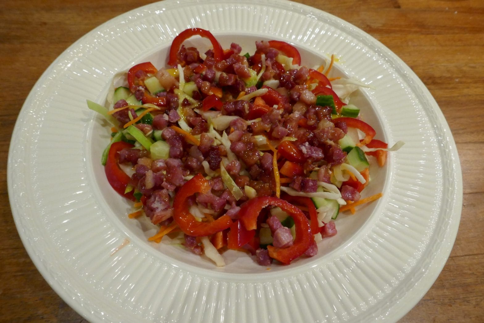 Baconsalat med sennepsdressing