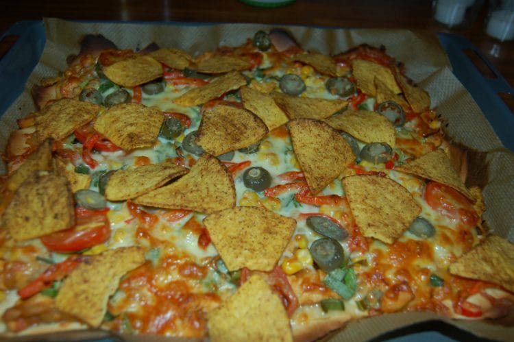 Taco pizza with chicken