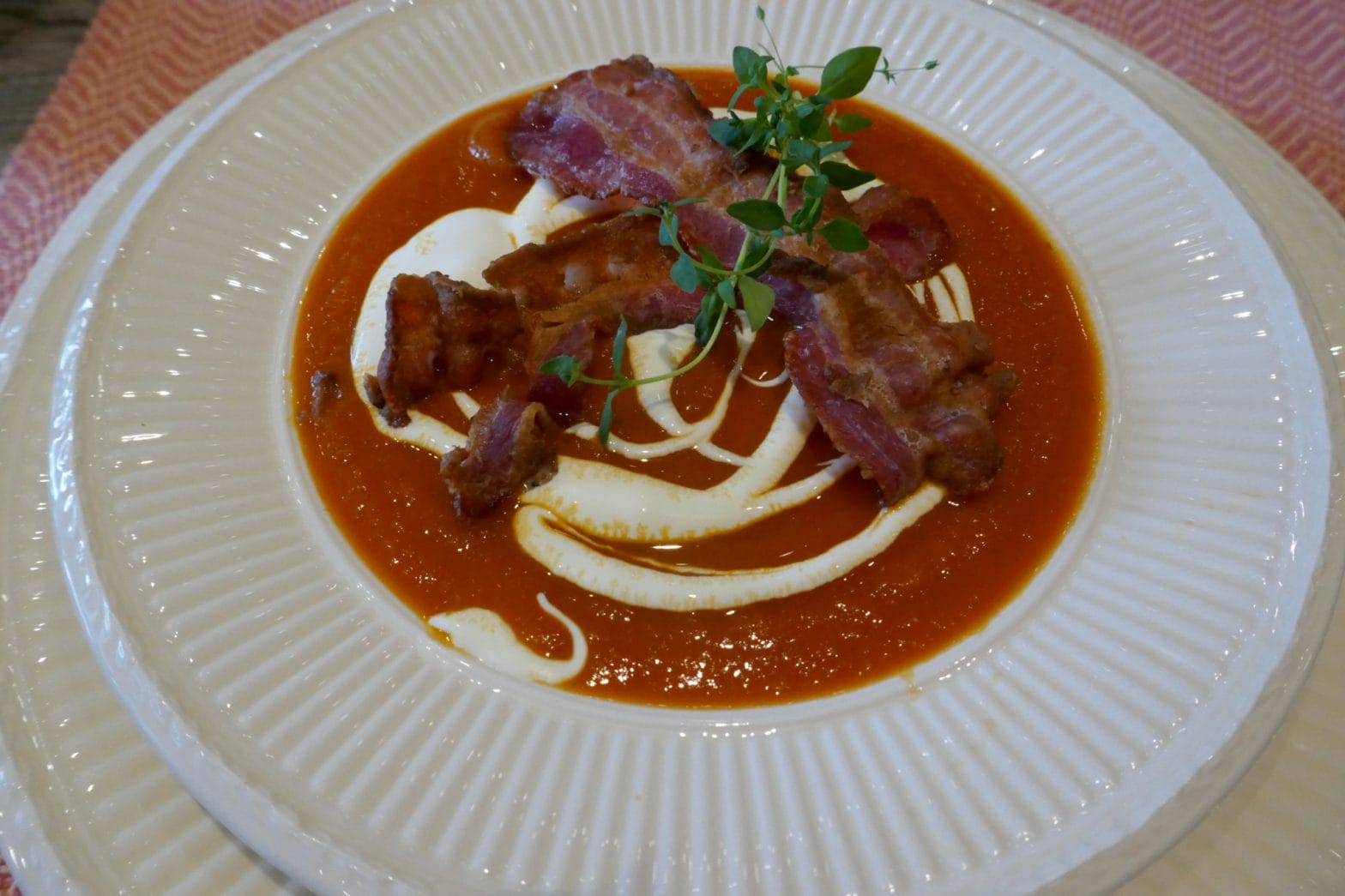 Tomatsuppe med bacon