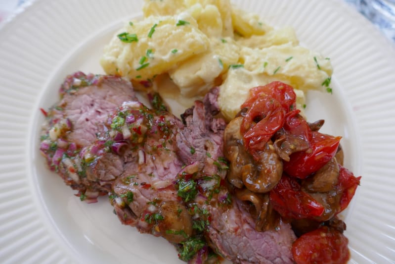 Argentinsk kalvefilet med blåskimmelpoteter og chimichurri