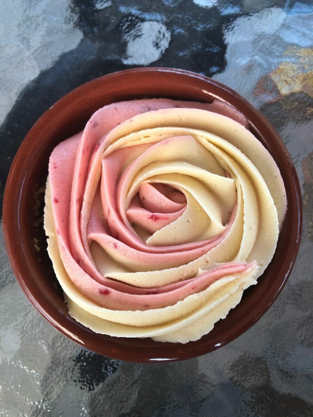 Minas cupcakes med blåbær og jordbær