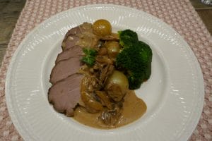 Langtidsstekt oksestek med soppsaus