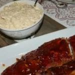 Spareribs med coleslaw og båtpoteter