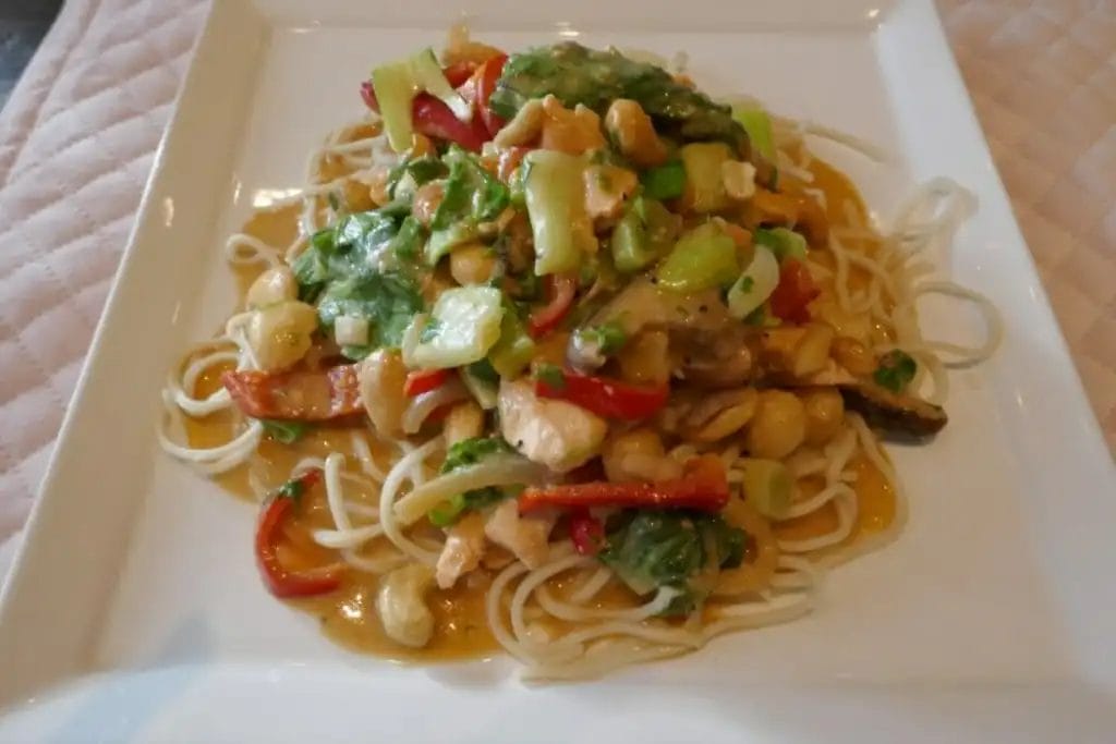 Thailandsk laks med nudler Thailandsk laks med nudler