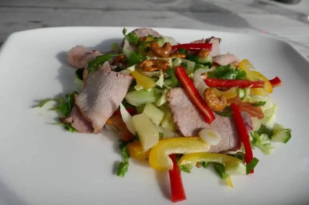 Vietnamesisk kalvebiffsalat Vietnamesisk kalvebiffsalat