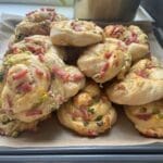 Ostesnurrer med skinke