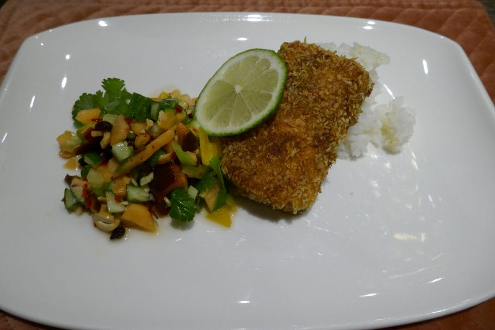 Kokosnøttfisk med ris og salat Kokosnøttfisk med ris og salat
