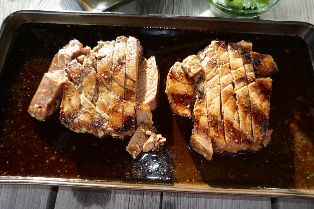 Tunfisk Szechuan med nudler og bok choy Tunfisk Szechuan