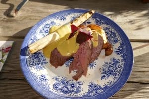 Kalvefilet med bearnaisesaus og båtpoteter