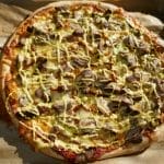 Biff- og bearnaisepizza med sopp og purre