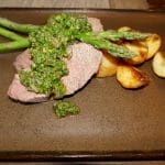 Kalvefilet med chimichurry og småsinte ovnspoteter