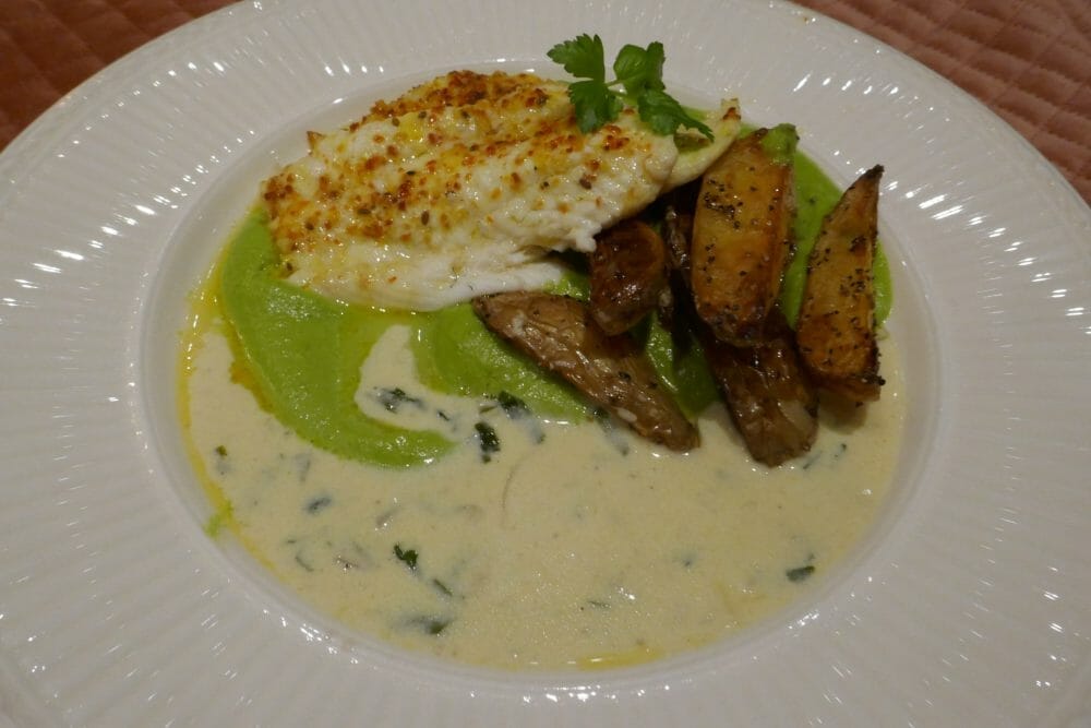 Rødspette med båtpoteter og pastis- og kjørvelsaus