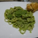 Pasta med kylling og pesto