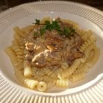 Pasta med kylling og kantareller i rosépeppersaus