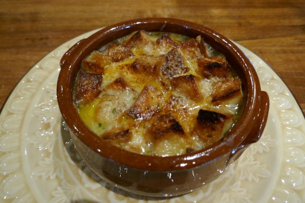 Ukemeny 46 Kremet gratinert løksuppe