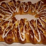 Hvetekringle med vaniljekrem og makronfyll