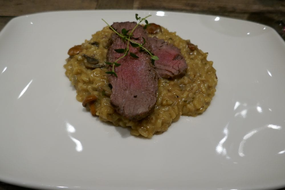 Kantarell- og aromasopprisotto med kalvefilet