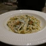 Pasta med laks og sopp i fløtesaus