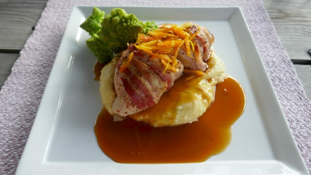 Ukemeny 49 Ostefylt kyllingfilet med appelsinsaus