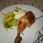 Kyllinglår med mangosalat og mango- karridressing