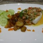 Bakt torsk med spennende saus og agurksalat