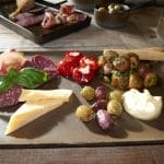 En lettvinn tapastallerken