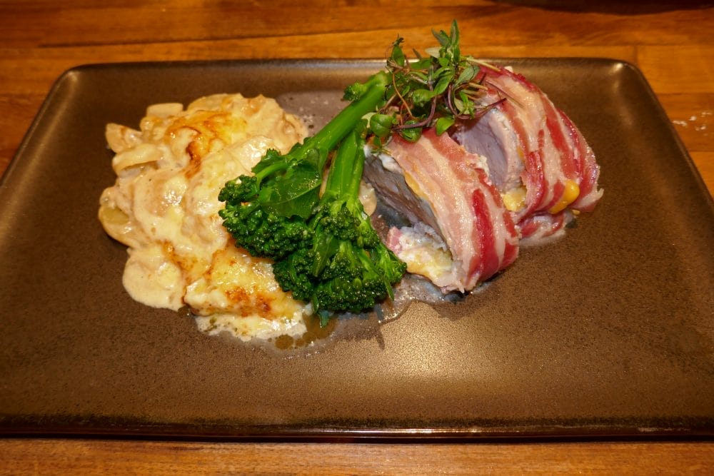 Innbakt svinefilet med fløtegratinerte poteter