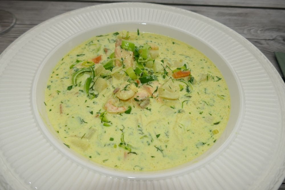 Torsk- og laksesuppe med reker