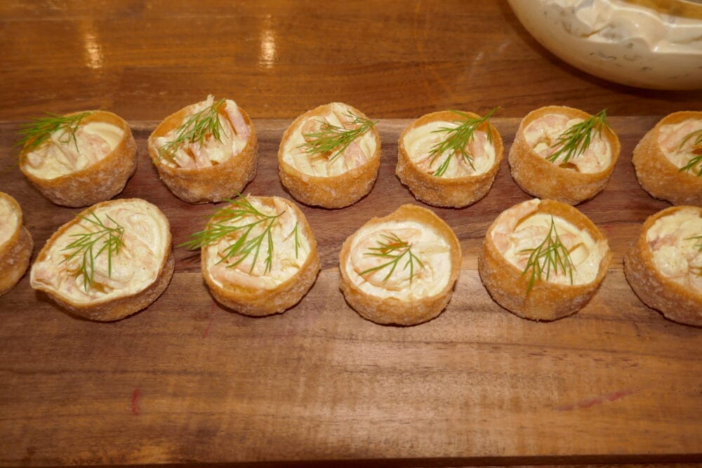 Fingermat Hjemmelaget rekesalat i krustader