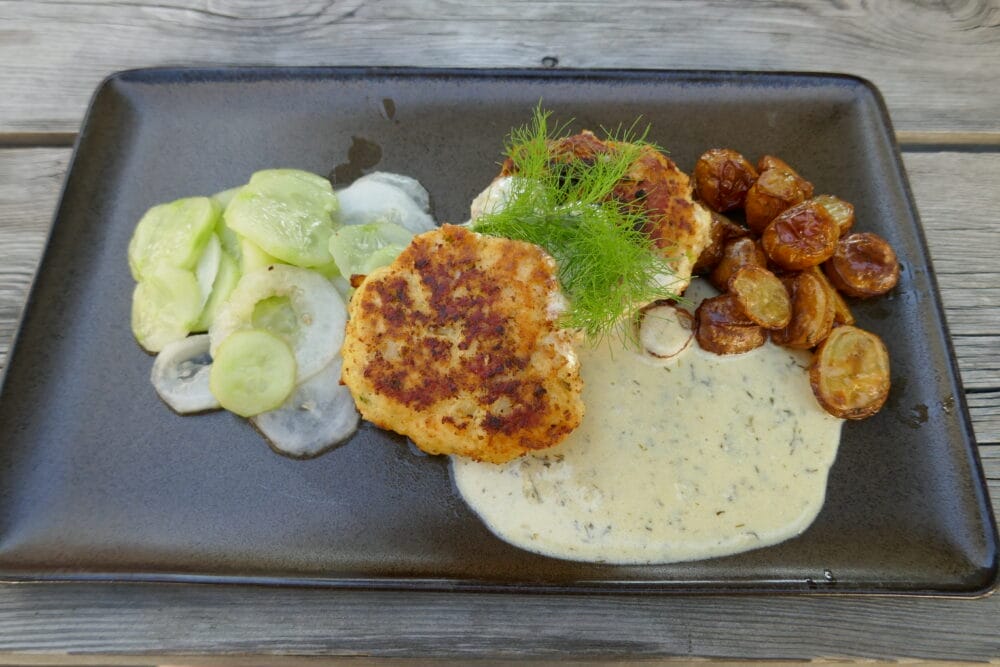 Gjeddekaker med potetknotter og fennikelsaus