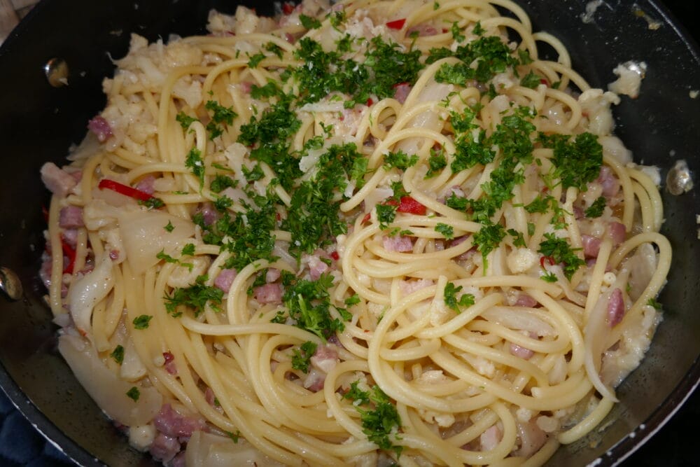 Pasta med bacon og paprika