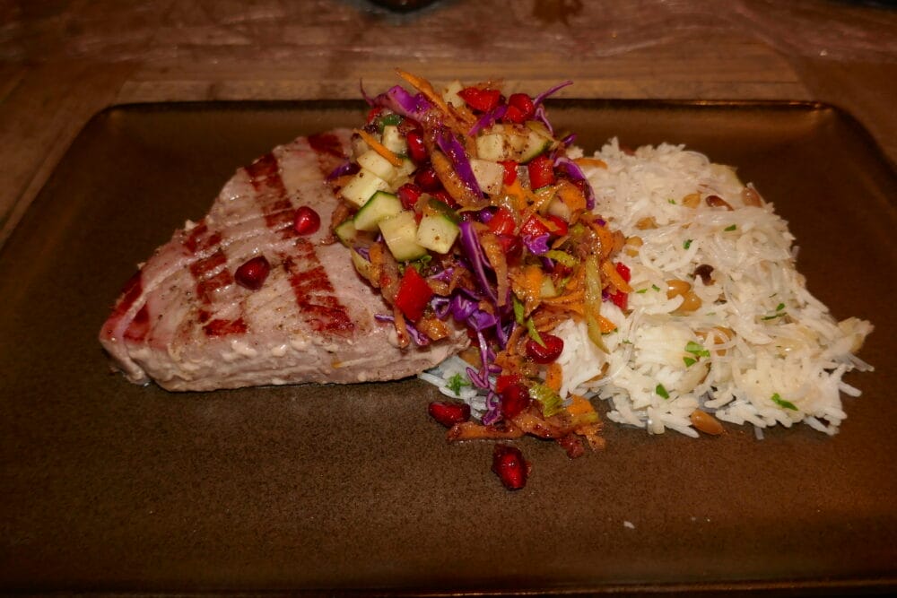 Libanesisk tunfisk med ris og salat