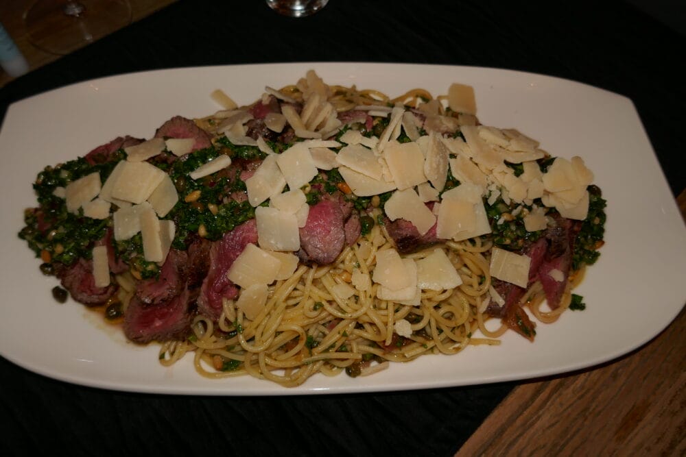 Pasta med biff og gremolata