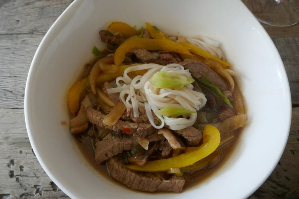 Ukemeny for uke 22 Nudelsuppe med biff