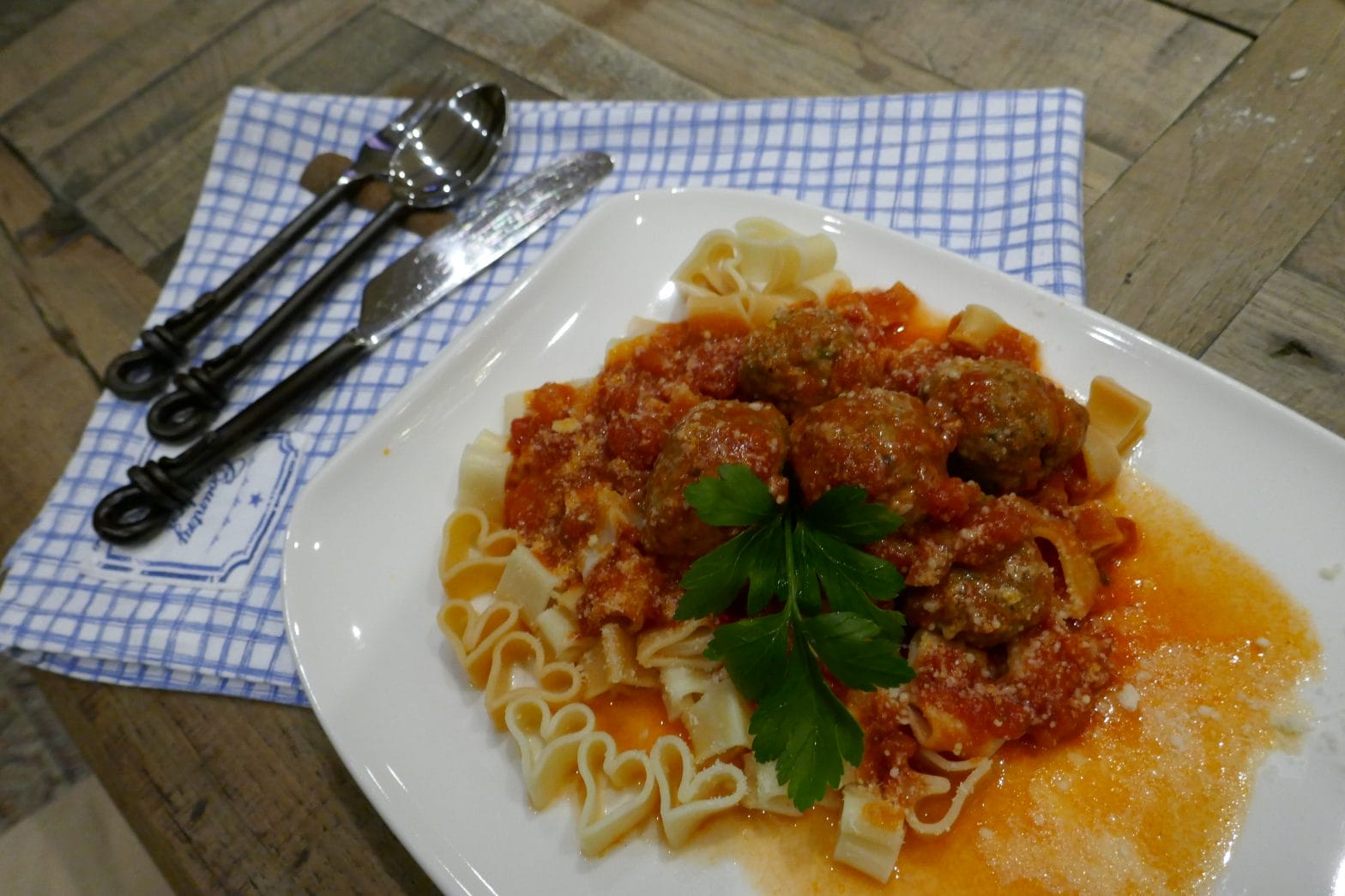 kjøttboller med hjertepasta