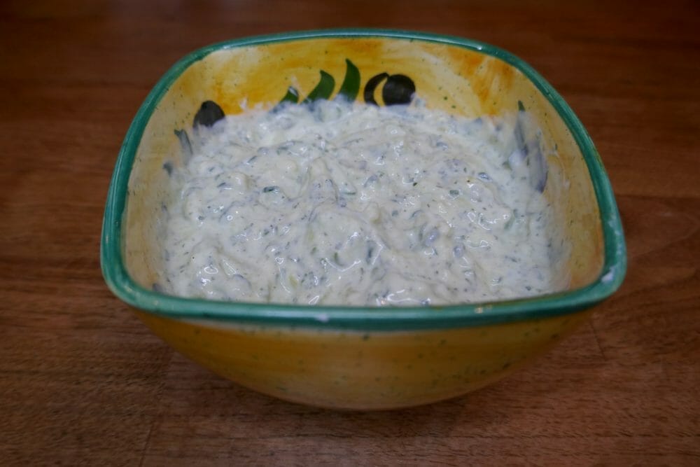 Tzatziki (cacık, tarator, таратор, cнежанка)