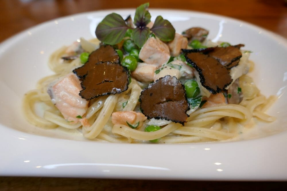 Pasta med laks og trøffel Pasta med laks og trøffel